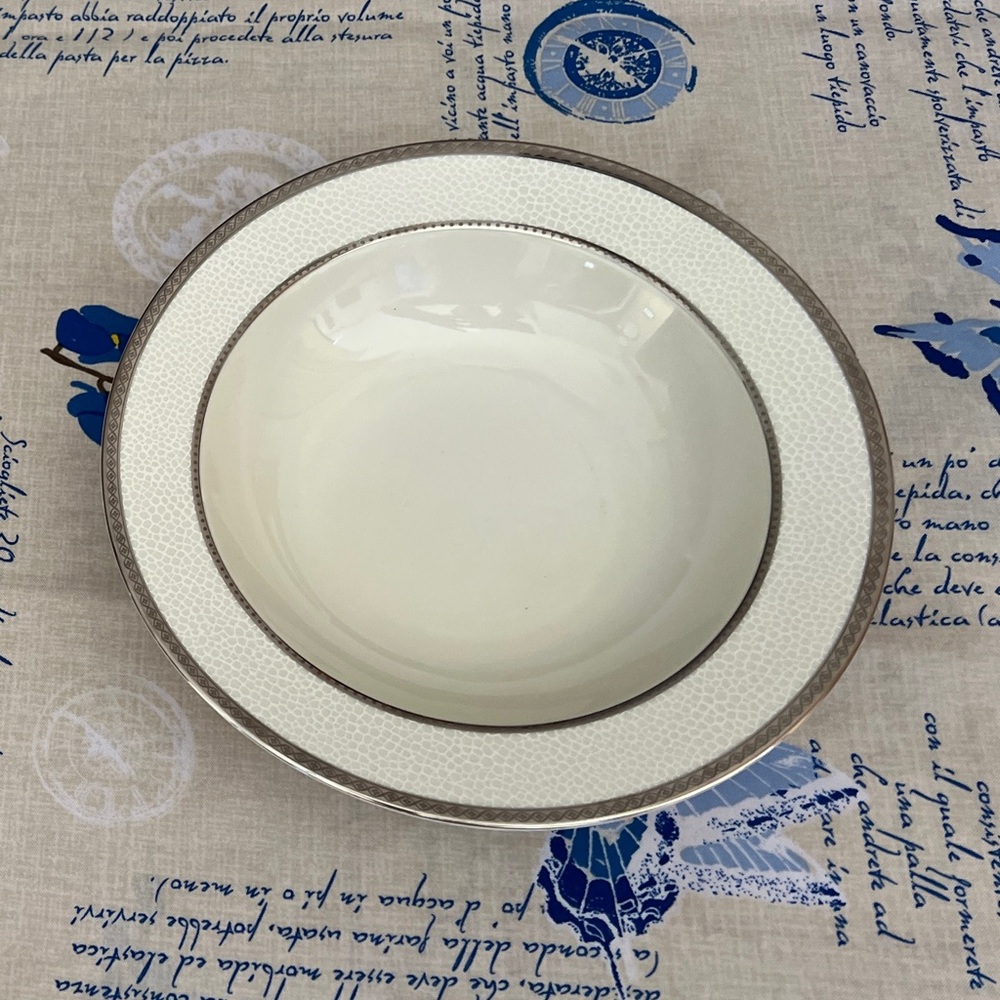 Mikasa Imperial Flair Platinum 10” Round Vegetable Bowl L3228 EC